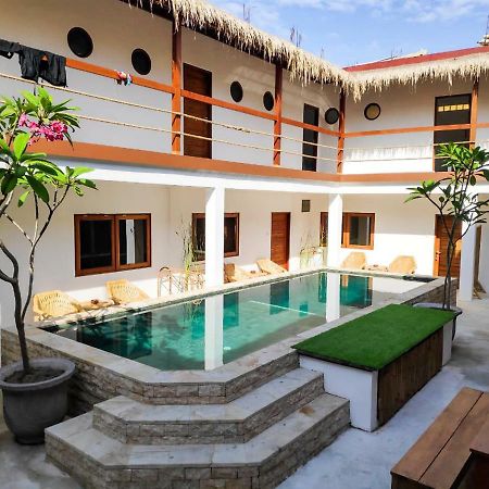 Gili Pirates Dive & Bnb Джили Трауанган Екстериор снимка