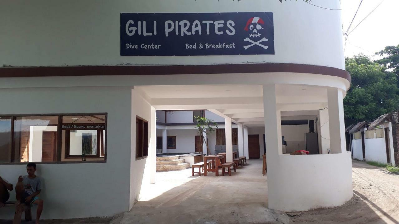 Gili Pirates Dive & Bnb Джили Трауанган Екстериор снимка