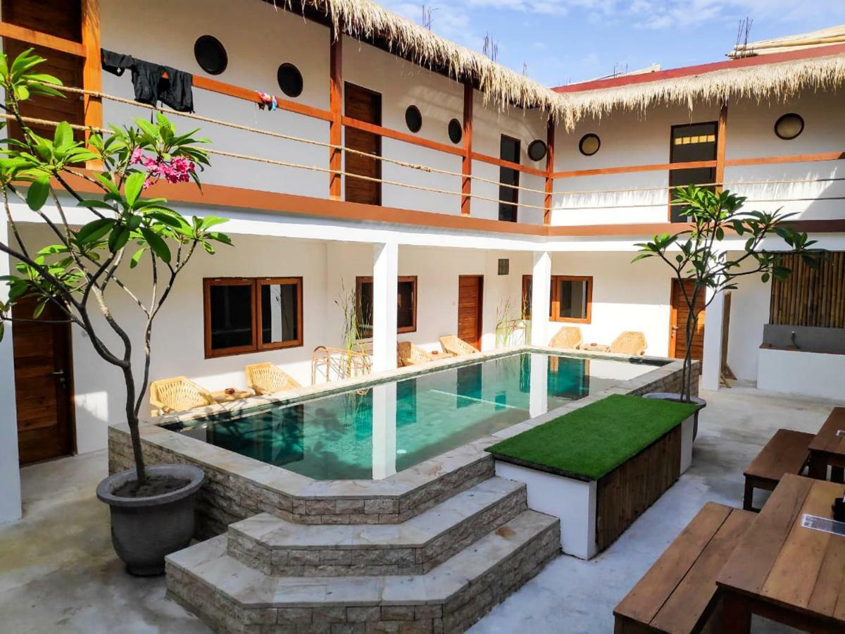 Gili Pirates Dive & Bnb Джили Трауанган Екстериор снимка