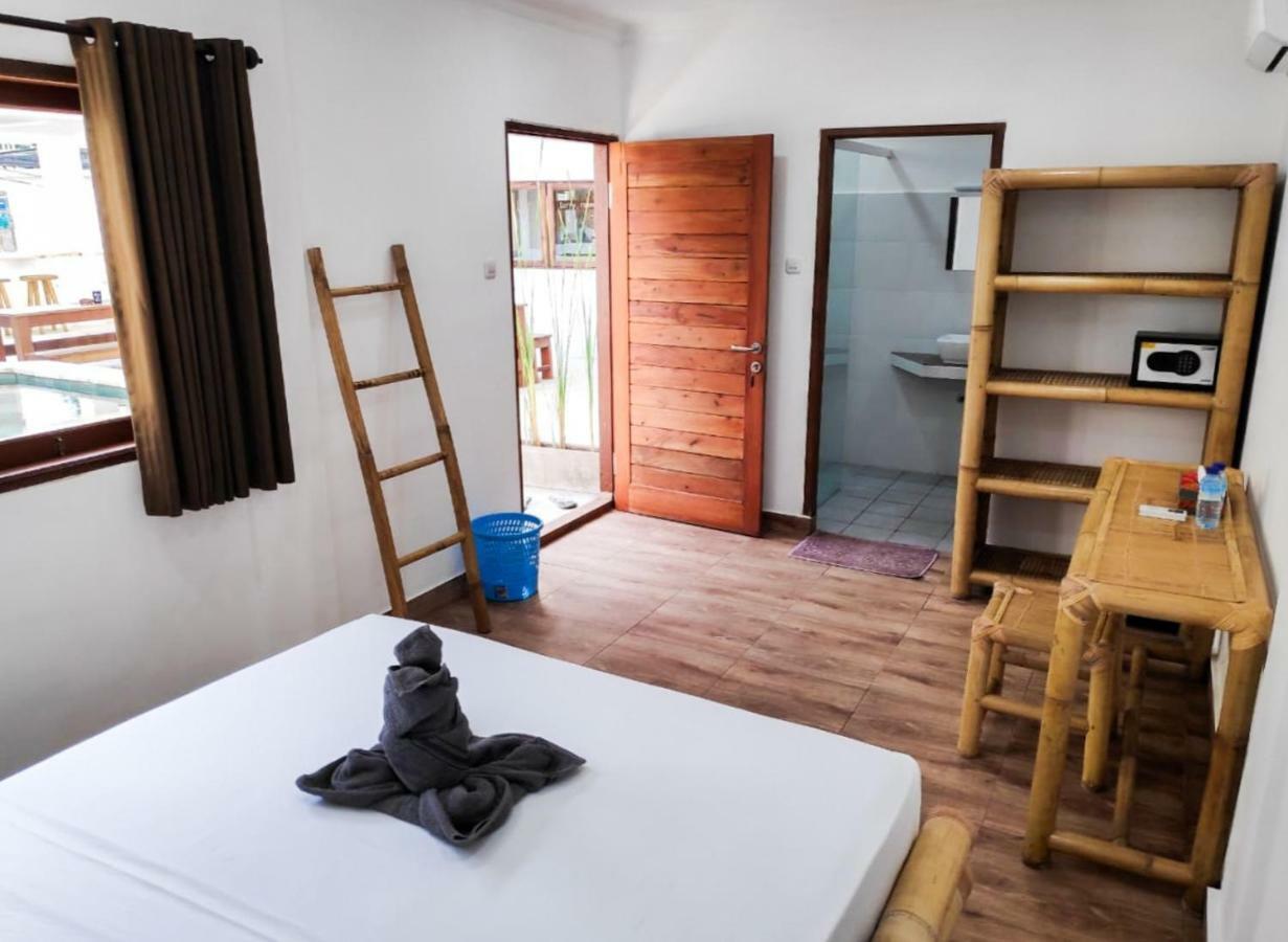 Gili Pirates Dive & Bnb Джили Трауанган Екстериор снимка