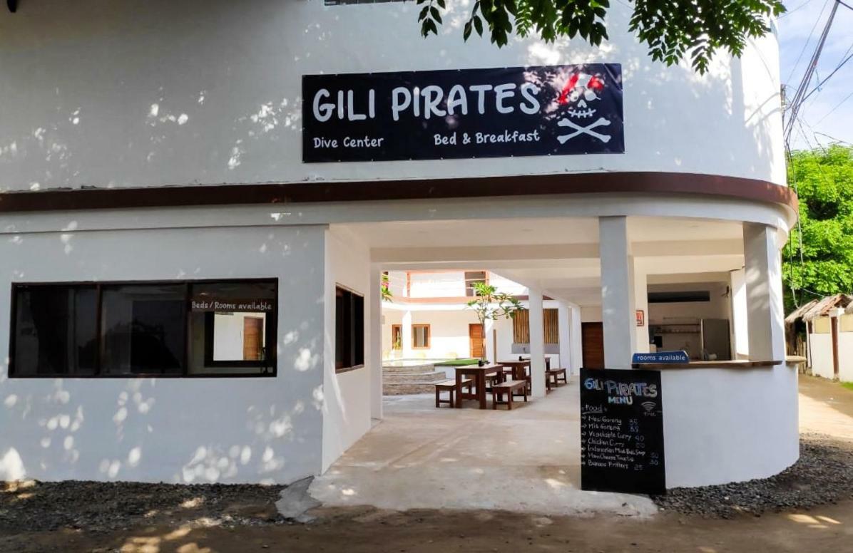 Gili Pirates Dive & Bnb Джили Трауанган Екстериор снимка